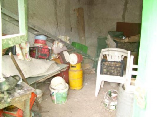 Hoţii au luat la rând casele din Km. 4-5, într-o singură noapte